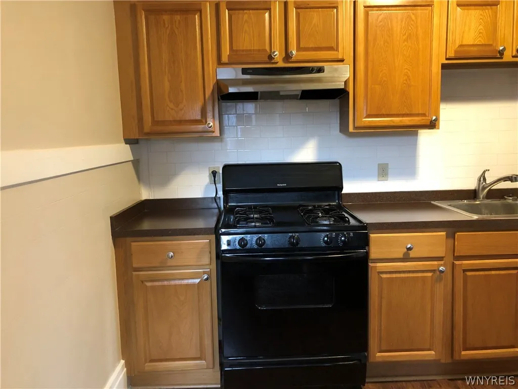 384 Skillen Street, Buffalo, New York 14207, Buffalo, New York 14207, 11 Bedrooms Bedrooms, ,Multi Family,Closed,384 Skillen Street, Buffalo, New York 14207,0,B1534021