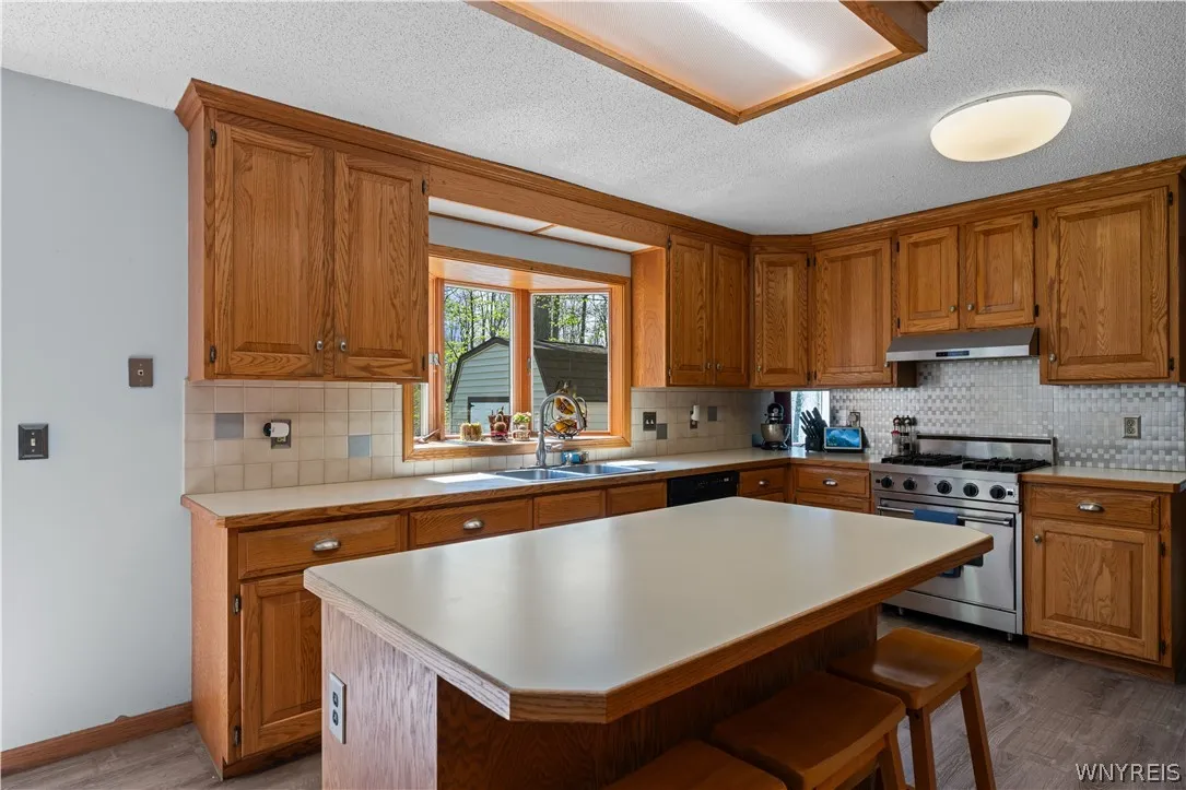 86 Old Orchard Lane, Orchard Park, New York 14127, Orchard Park, New York 14127, 4 Bedrooms Bedrooms, 9 Rooms Rooms,2 BathroomsBathrooms,Residential,Closed,86 Old Orchard Lane, Orchard Park, New York 14127,0,B1535766