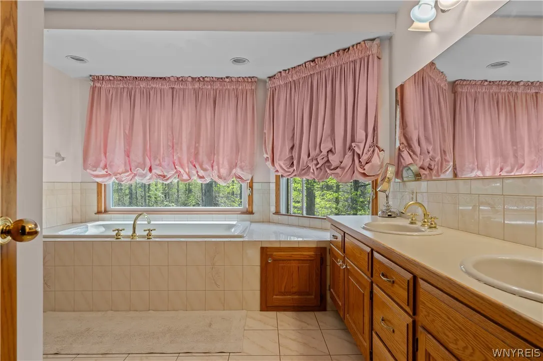 86 Old Orchard Lane, Orchard Park, New York 14127, Orchard Park, New York 14127, 4 Bedrooms Bedrooms, 9 Rooms Rooms,2 BathroomsBathrooms,Residential,Closed,86 Old Orchard Lane, Orchard Park, New York 14127,0,B1535766