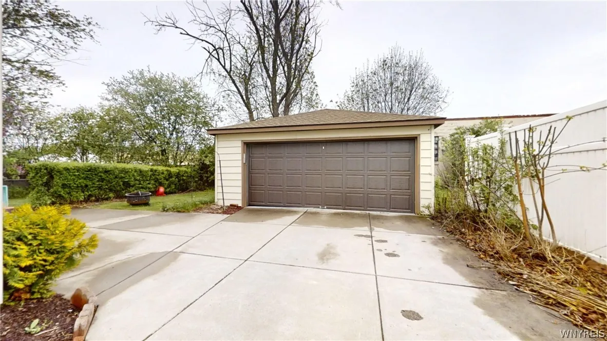 453 Callodine Avenue, Amherst, New York 14226, Amherst, New York 14226, 6 Bedrooms Bedrooms, ,2 BathroomsBathrooms,Residential,Closed,453 Callodine Avenue, Amherst, New York 14226,0,B1536260