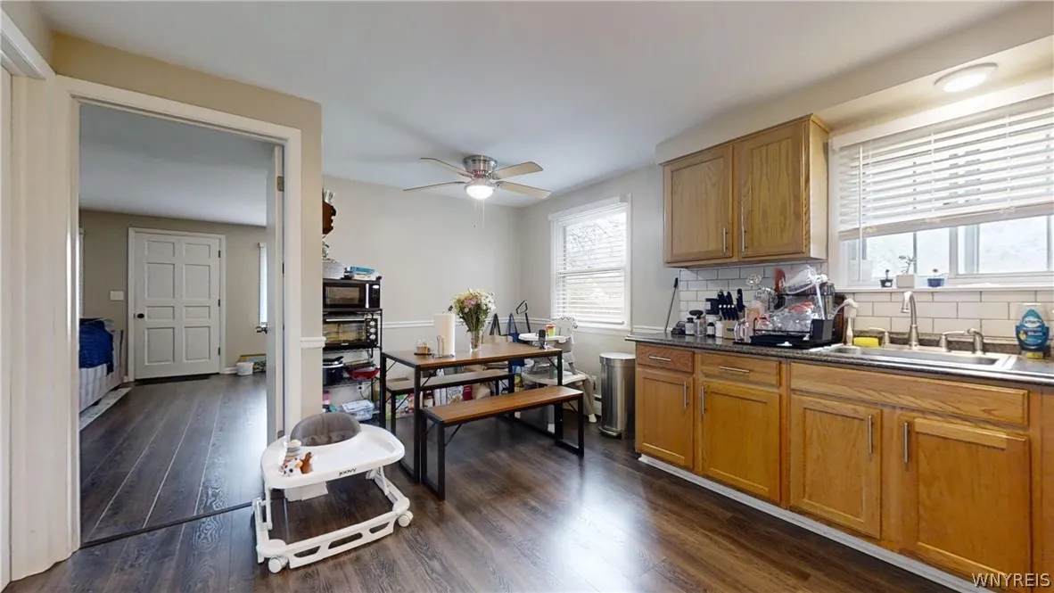 453 Callodine Avenue, Amherst, New York 14226, Amherst, New York 14226, 6 Bedrooms Bedrooms, ,2 BathroomsBathrooms,Residential,Closed,453 Callodine Avenue, Amherst, New York 14226,0,B1536260