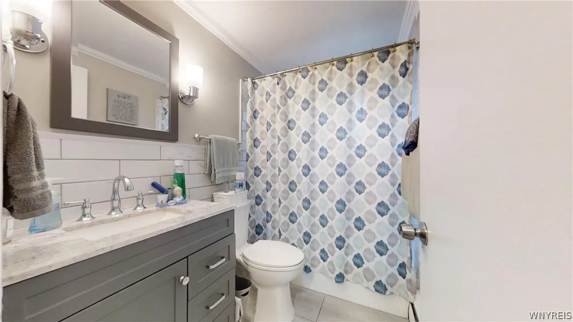 453 Callodine Avenue, Amherst, New York 14226, Amherst, New York 14226, 6 Bedrooms Bedrooms, ,2 BathroomsBathrooms,Residential,Closed,453 Callodine Avenue, Amherst, New York 14226,0,B1536260