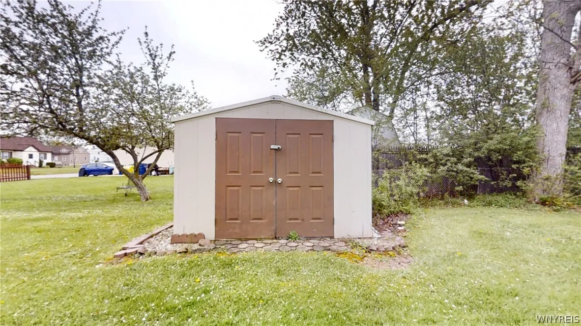 453 Callodine Avenue, Amherst, New York 14226, Amherst, New York 14226, 6 Bedrooms Bedrooms, ,2 BathroomsBathrooms,Residential,Closed,453 Callodine Avenue, Amherst, New York 14226,0,B1536260