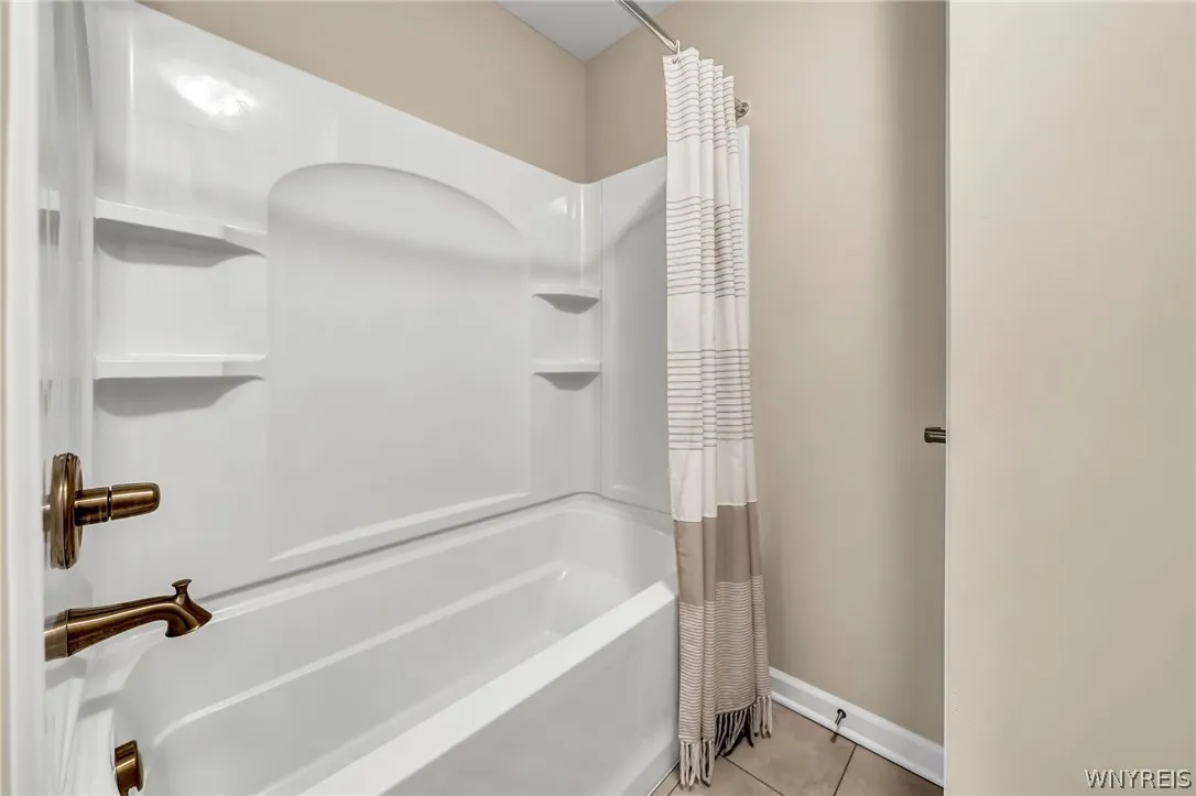 1201 Carriage Lane, West Seneca, New York 14224, West Seneca, New York 14224, 2 Bedrooms Bedrooms, 5 Rooms Rooms,1 BathroomBathrooms,Residential,Closed,1201 Carriage Lane, West Seneca, New York 14224,0,B1536350