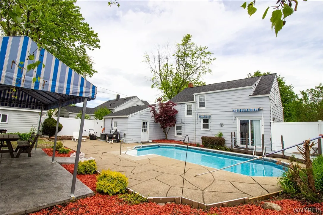 148 Kettering Drive, Tonawanda-town, New York 1422, Tonawanda, New York 14223, 3 Bedrooms Bedrooms, 6 Rooms Rooms,1 BathroomBathrooms,Residential,Closed,148 Kettering Drive, Tonawanda-town, New York 1422,0,B1537300