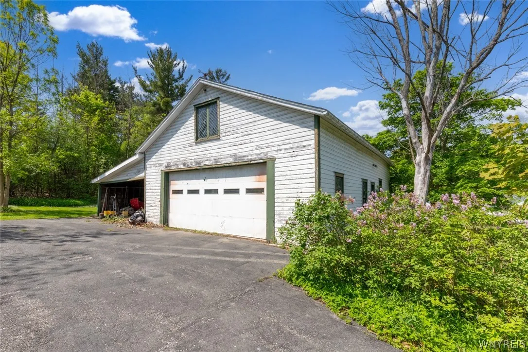 2 STORY BARN