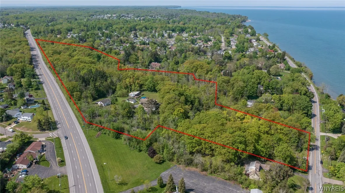 5401 Old Lake Shore Road, Hamburg, New York 14085, Hamburg, New York 14085, 5 Bedrooms Bedrooms, 12 Rooms Rooms,3 BathroomsBathrooms,Residential,Closed,5401 Old Lake Shore Road, Hamburg, New York 14085,0,B1538350