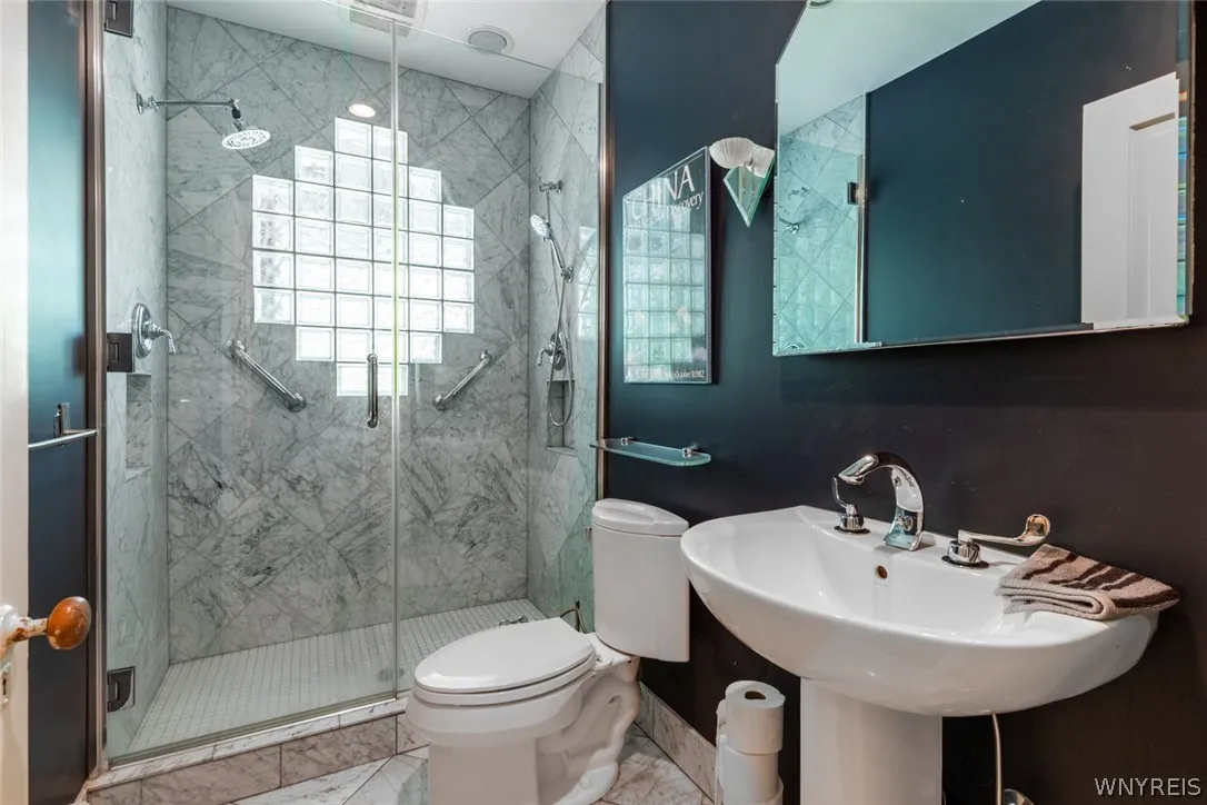 FULL BATH 2ND FLOOR