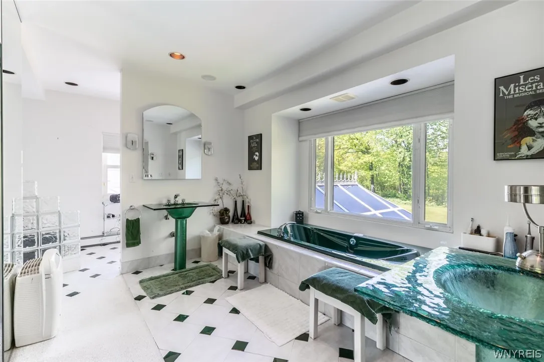 PRIMARY SUITE BATH