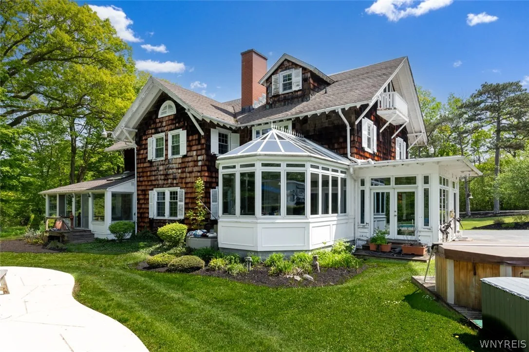 5401 Old Lake Shore Road, Hamburg, New York 14085, Hamburg, New York 14085, 5 Bedrooms Bedrooms, 12 Rooms Rooms,3 BathroomsBathrooms,Residential,Closed,5401 Old Lake Shore Road, Hamburg, New York 14085,0,B1538350
