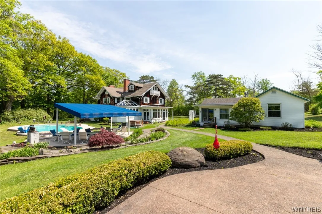 5401 Old Lake Shore Road, Hamburg, New York 14085, Hamburg, New York 14085, 5 Bedrooms Bedrooms, 12 Rooms Rooms,3 BathroomsBathrooms,Residential,Closed,5401 Old Lake Shore Road, Hamburg, New York 14085,0,B1538350