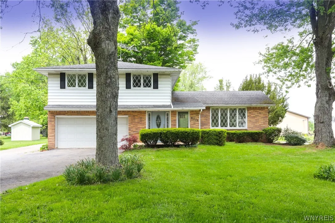 8372 County Road, Clarence, New York 14051, Clarence, New York 14051, 4 Bedrooms Bedrooms, 12 Rooms Rooms,2 BathroomsBathrooms,Residential,Closed,8372 County Road, Clarence, New York 14051,0,B1538667