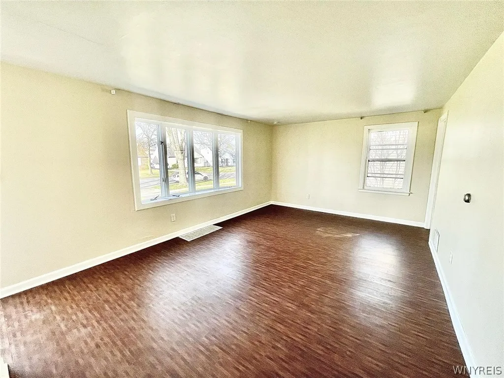 265 Harrison Avenue, Tonawanda-town, New York 1422, Tonawanda, New York 14223, 4 Bedrooms Bedrooms, 9 Rooms Rooms,2 BathroomsBathrooms,Residential,Closed,265 Harrison Avenue, Tonawanda-town, New York 1422,0,B1538906