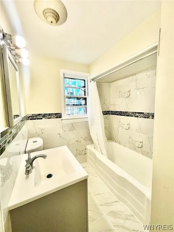 265 Harrison Avenue, Tonawanda-town, New York 1422, Tonawanda, New York 14223, 4 Bedrooms Bedrooms, 9 Rooms Rooms,2 BathroomsBathrooms,Residential,Closed,265 Harrison Avenue, Tonawanda-town, New York 1422,0,B1538906