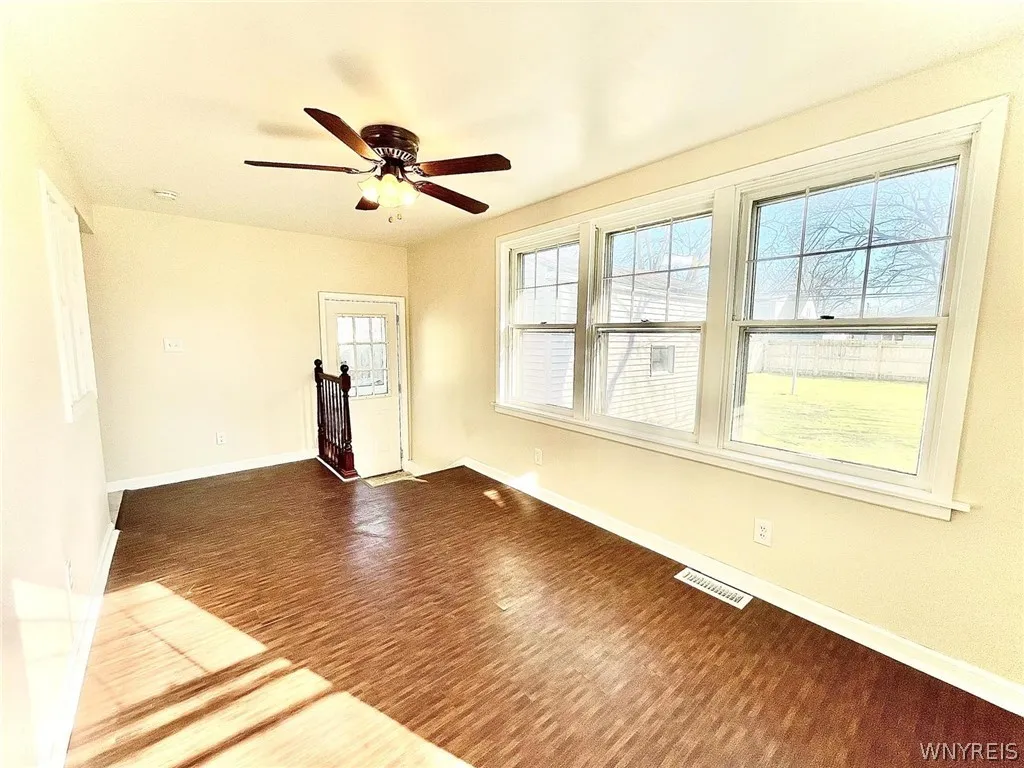 265 Harrison Avenue, Tonawanda-town, New York 1422, Tonawanda, New York 14223, 4 Bedrooms Bedrooms, 9 Rooms Rooms,2 BathroomsBathrooms,Residential,Closed,265 Harrison Avenue, Tonawanda-town, New York 1422,0,B1538906