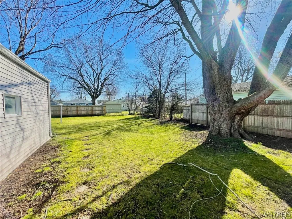 265 Harrison Avenue, Tonawanda-town, New York 1422, Tonawanda, New York 14223, 4 Bedrooms Bedrooms, 9 Rooms Rooms,2 BathroomsBathrooms,Residential,Closed,265 Harrison Avenue, Tonawanda-town, New York 1422,0,B1538906