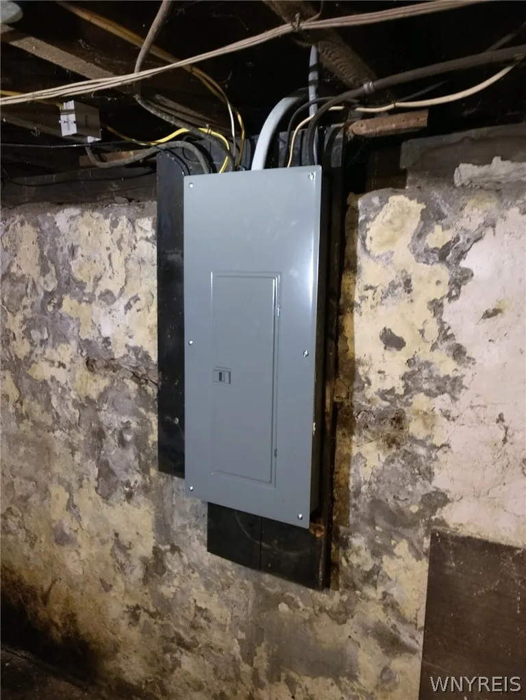 1510 Ashland Avenue, Niagara Falls, New York 14301, Niagara Falls, New York 14301, 6 Bedroom Bedrooms, ,3 BathroomBathrooms,Residential,For Sale,1510 Ashland Avenue, Niagara Falls, New York 14301,0,B1538985