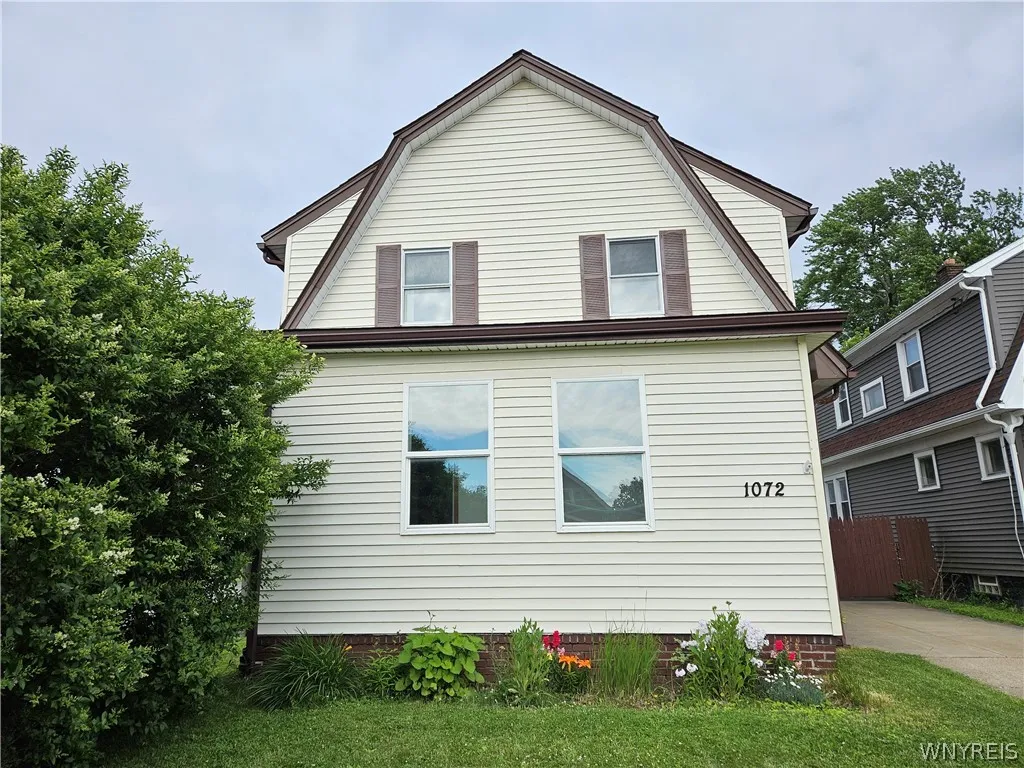 1072 Abbott Road, Buffalo, New York 14220, Buffalo, New York 14220, 4 Bedrooms Bedrooms, 7 Rooms Rooms,1 BathroomBathrooms,Residential,Closed,1072 Abbott Road, Buffalo, New York 14220,0,B1539349