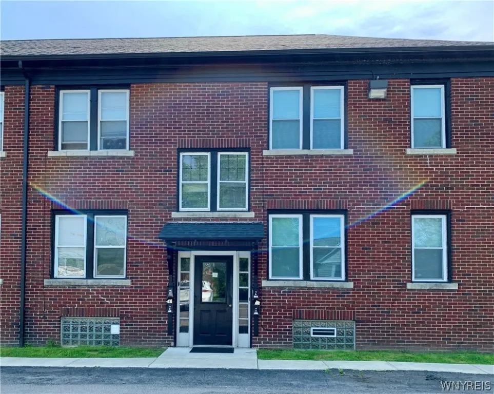 424 Skillen Street 13, Buffalo, New York 14207, Buffalo, New York 14207, 1 Bedroom Bedrooms, 5 Rooms Rooms,1 BathroomBathrooms,Residential Lease,Closed,424 Skillen Street 13, Buffalo, New York 14207,0,B1539553
