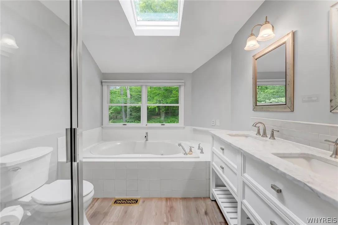 105 Knob Hill Road, Orchard Park, New York 14127, Orchard Park, New York 14127, 5 Bedrooms Bedrooms, 14 Rooms Rooms,4 BathroomsBathrooms,Residential,Closed,105 Knob Hill Road, Orchard Park, New York 14127,0,B1539730