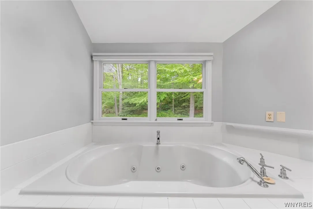 105 Knob Hill Road, Orchard Park, New York 14127, Orchard Park, New York 14127, 5 Bedrooms Bedrooms, 14 Rooms Rooms,4 BathroomsBathrooms,Residential,Closed,105 Knob Hill Road, Orchard Park, New York 14127,0,B1539730