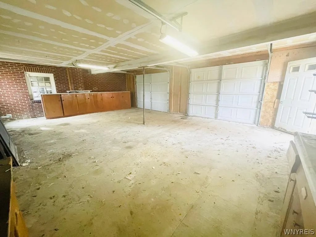 4695 Lake Shore Road, Hamburg, New York 14075, Hamburg, New York 14075, 5 Bedrooms Bedrooms, 9 Rooms Rooms,1 BathroomBathrooms,Residential,Closed,4695 Lake Shore Road, Hamburg, New York 14075,0,B1539769