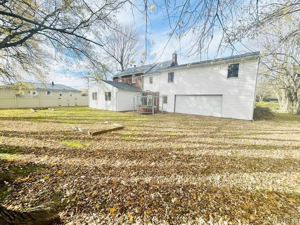 4695 Lake Shore Road, Hamburg, New York 14075, Hamburg, New York 14075, 5 Bedrooms Bedrooms, 9 Rooms Rooms,1 BathroomBathrooms,Residential,Closed,4695 Lake Shore Road, Hamburg, New York 14075,0,B1539769