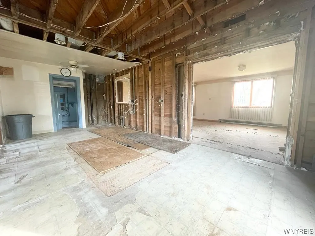 4695 Lake Shore Road, Hamburg, New York 14075, Hamburg, New York 14075, 5 Bedrooms Bedrooms, 9 Rooms Rooms,1 BathroomBathrooms,Residential,Closed,4695 Lake Shore Road, Hamburg, New York 14075,0,B1539769