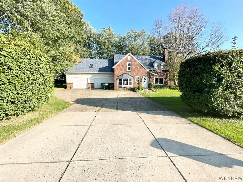 4695 Lake Shore Road, Hamburg, New York 14075, Hamburg, New York 14075, 5 Bedrooms Bedrooms, 9 Rooms Rooms,1 BathroomBathrooms,Residential,Closed,4695 Lake Shore Road, Hamburg, New York 14075,0,B1539769