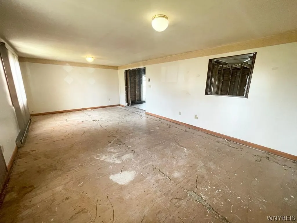 4695 Lake Shore Road, Hamburg, New York 14075, Hamburg, New York 14075, 5 Bedrooms Bedrooms, 9 Rooms Rooms,1 BathroomBathrooms,Residential,Closed,4695 Lake Shore Road, Hamburg, New York 14075,0,B1539769