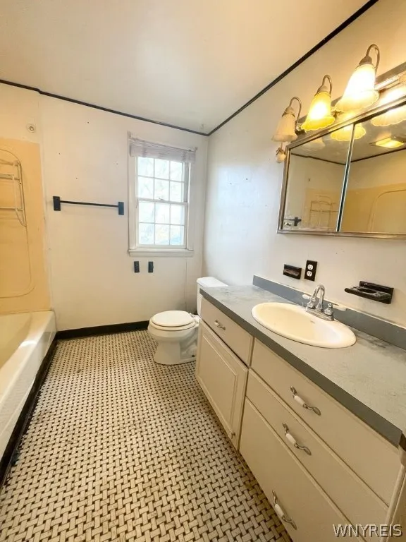 4695 Lake Shore Road, Hamburg, New York 14075, Hamburg, New York 14075, 5 Bedrooms Bedrooms, 9 Rooms Rooms,1 BathroomBathrooms,Residential,Closed,4695 Lake Shore Road, Hamburg, New York 14075,0,B1539769