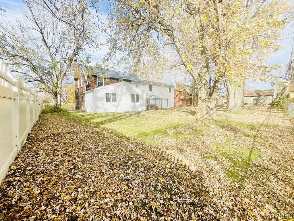 4695 Lake Shore Road, Hamburg, New York 14075, Hamburg, New York 14075, 5 Bedrooms Bedrooms, 9 Rooms Rooms,1 BathroomBathrooms,Residential,Closed,4695 Lake Shore Road, Hamburg, New York 14075,0,B1539769