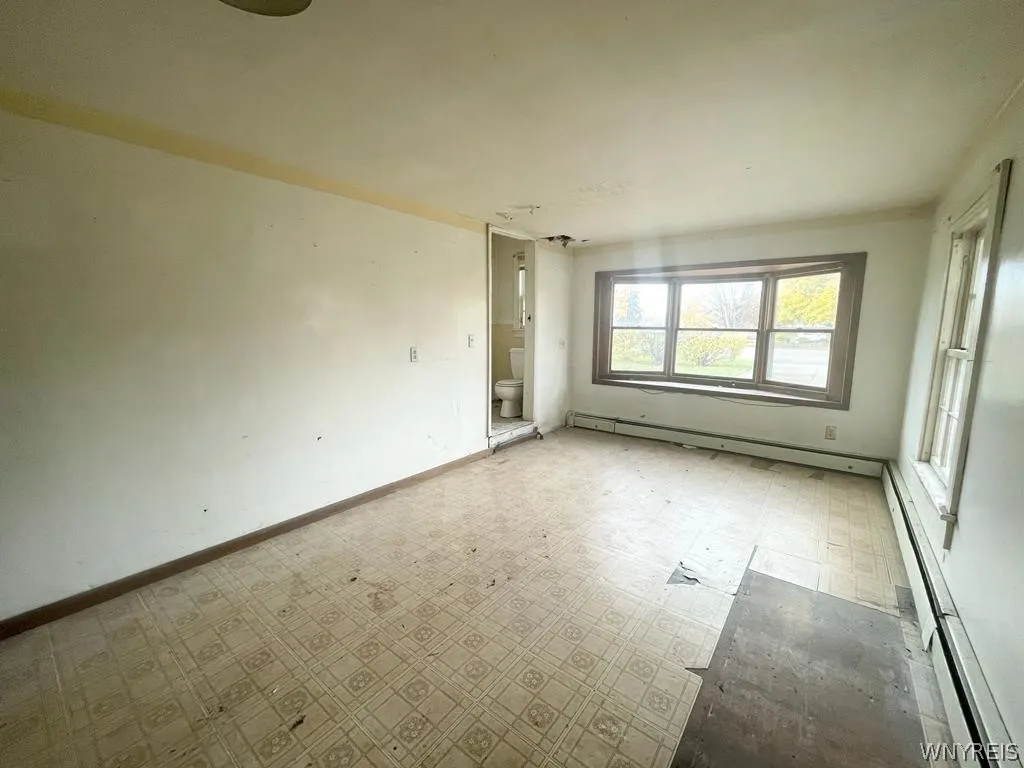 4695 Lake Shore Road, Hamburg, New York 14075, Hamburg, New York 14075, 5 Bedrooms Bedrooms, 9 Rooms Rooms,1 BathroomBathrooms,Residential,Closed,4695 Lake Shore Road, Hamburg, New York 14075,0,B1539769