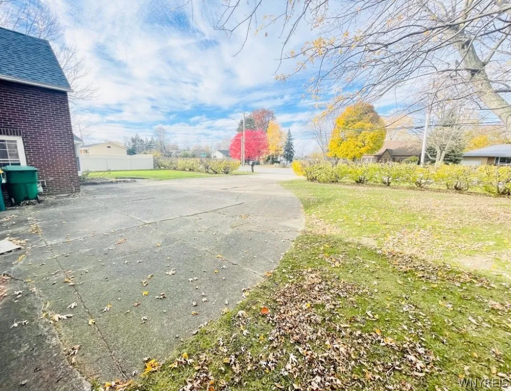 4695 Lake Shore Road, Hamburg, New York 14075, Hamburg, New York 14075, 5 Bedrooms Bedrooms, 9 Rooms Rooms,1 BathroomBathrooms,Residential,Closed,4695 Lake Shore Road, Hamburg, New York 14075,0,B1539769