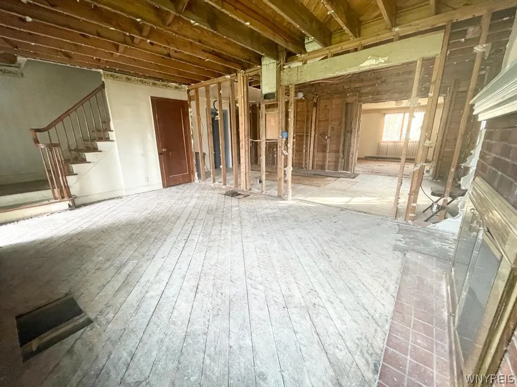 4695 Lake Shore Road, Hamburg, New York 14075, Hamburg, New York 14075, 5 Bedrooms Bedrooms, 9 Rooms Rooms,1 BathroomBathrooms,Residential,Closed,4695 Lake Shore Road, Hamburg, New York 14075,0,B1539769