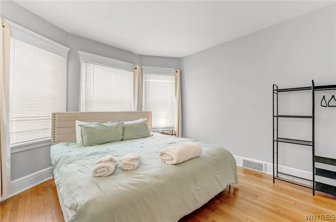 61 Manchester Place, Buffalo, New York 14213, Buffalo, New York 14213, 6 Bedrooms Bedrooms, ,2 BathroomsBathrooms,Residential,Closed,61 Manchester Place, Buffalo, New York 14213,0,B1540601