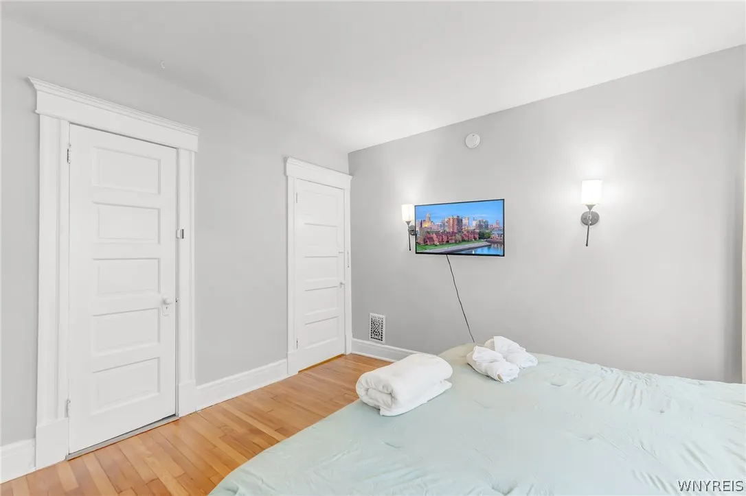 61 Manchester Place, Buffalo, New York 14213, Buffalo, New York 14213, 6 Bedrooms Bedrooms, ,2 BathroomsBathrooms,Residential,Closed,61 Manchester Place, Buffalo, New York 14213,0,B1540601