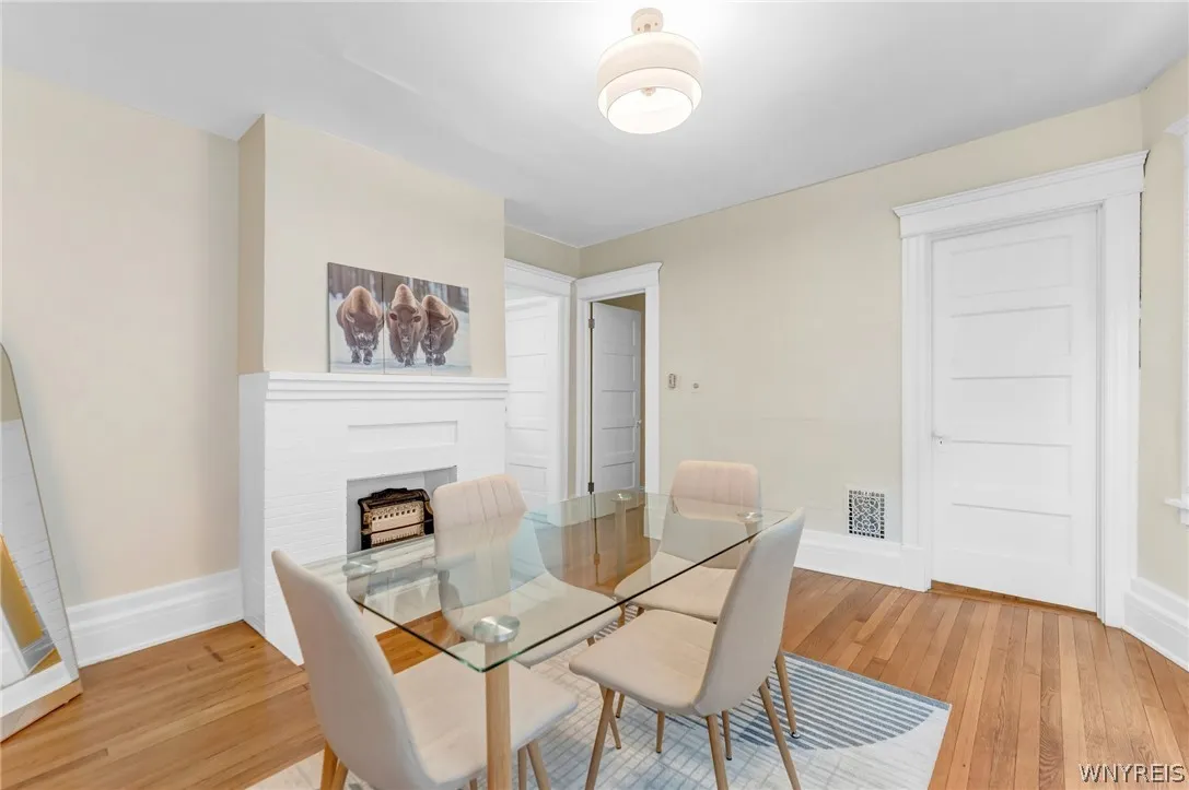 61 Manchester Place, Buffalo, New York 14213, Buffalo, New York 14213, 6 Bedrooms Bedrooms, ,2 BathroomsBathrooms,Residential,Closed,61 Manchester Place, Buffalo, New York 14213,0,B1540601