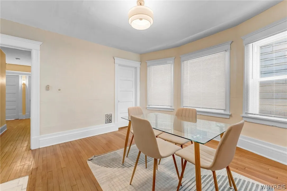 61 Manchester Place, Buffalo, New York 14213, Buffalo, New York 14213, 6 Bedrooms Bedrooms, ,2 BathroomsBathrooms,Residential,Closed,61 Manchester Place, Buffalo, New York 14213,0,B1540601