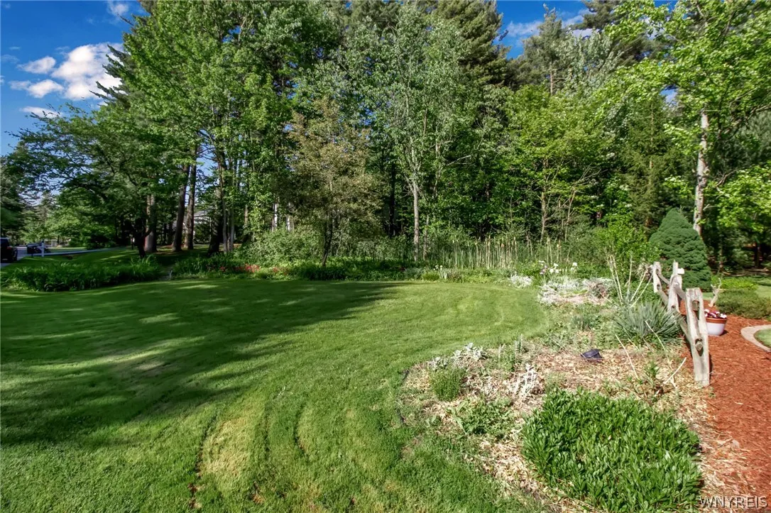 6 Concord Drive, Orchard Park, New York 14127, Orchard Park, New York 14127, 4 Bedrooms Bedrooms, 12 Rooms Rooms,2 BathroomsBathrooms,Residential,Closed,6 Concord Drive, Orchard Park, New York 14127,0,B1540401