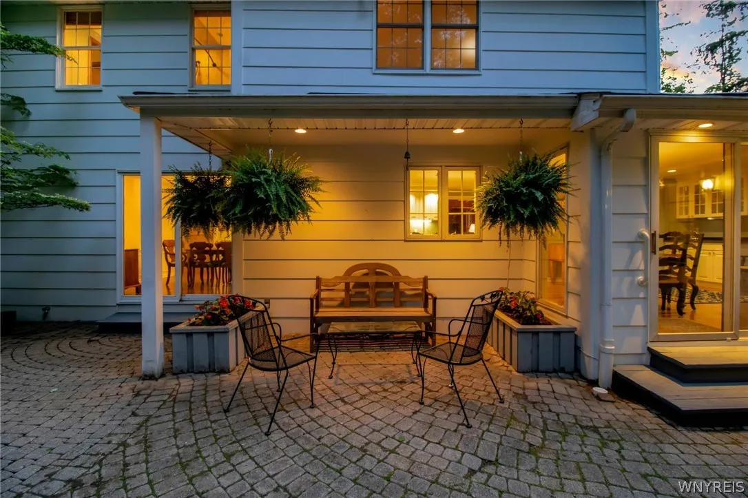 6 Concord Drive, Orchard Park, New York 14127, Orchard Park, New York 14127, 4 Bedrooms Bedrooms, 12 Rooms Rooms,2 BathroomsBathrooms,Residential,Closed,6 Concord Drive, Orchard Park, New York 14127,0,B1540401