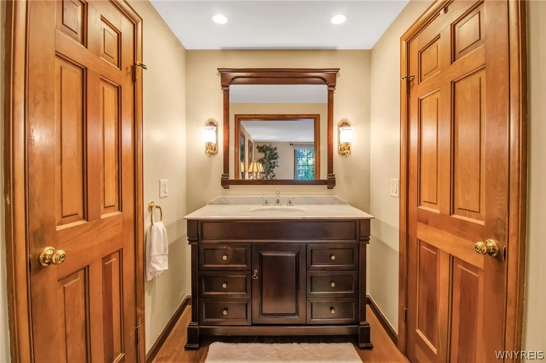 6 Concord Drive, Orchard Park, New York 14127, Orchard Park, New York 14127, 4 Bedrooms Bedrooms, 12 Rooms Rooms,2 BathroomsBathrooms,Residential,Closed,6 Concord Drive, Orchard Park, New York 14127,0,B1540401