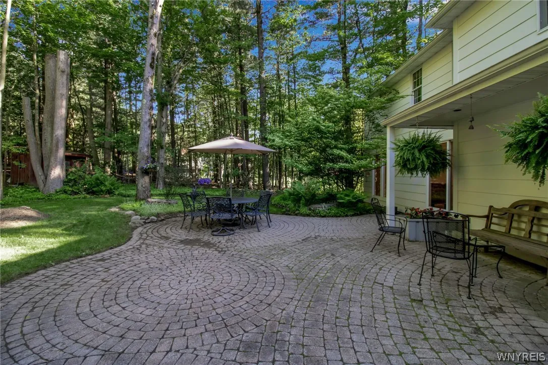 6 Concord Drive, Orchard Park, New York 14127, Orchard Park, New York 14127, 4 Bedrooms Bedrooms, 12 Rooms Rooms,2 BathroomsBathrooms,Residential,Closed,6 Concord Drive, Orchard Park, New York 14127,0,B1540401