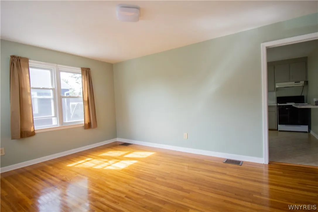 526 Capen Boulevard, Amherst, New York 14226, Amherst, New York 14226, 3 Bedrooms Bedrooms, 6 Rooms Rooms,1 BathroomBathrooms,Residential,Closed,526 Capen Boulevard, Amherst, New York 14226,0,B1541085