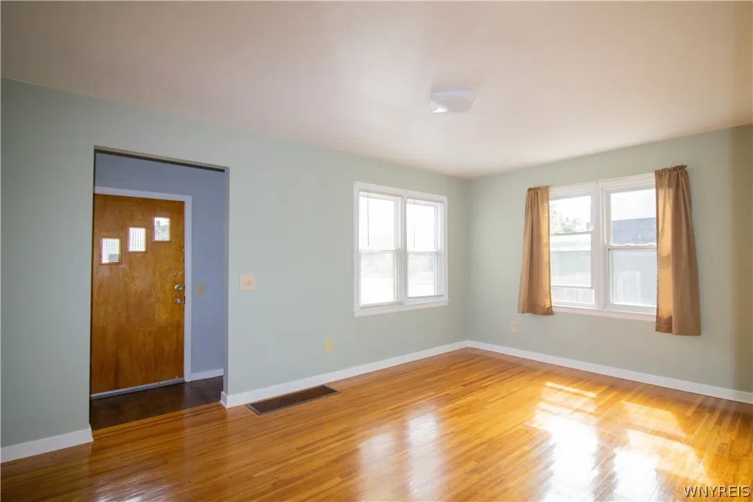 526 Capen Boulevard, Amherst, New York 14226, Amherst, New York 14226, 3 Bedrooms Bedrooms, 6 Rooms Rooms,1 BathroomBathrooms,Residential,Closed,526 Capen Boulevard, Amherst, New York 14226,0,B1541085