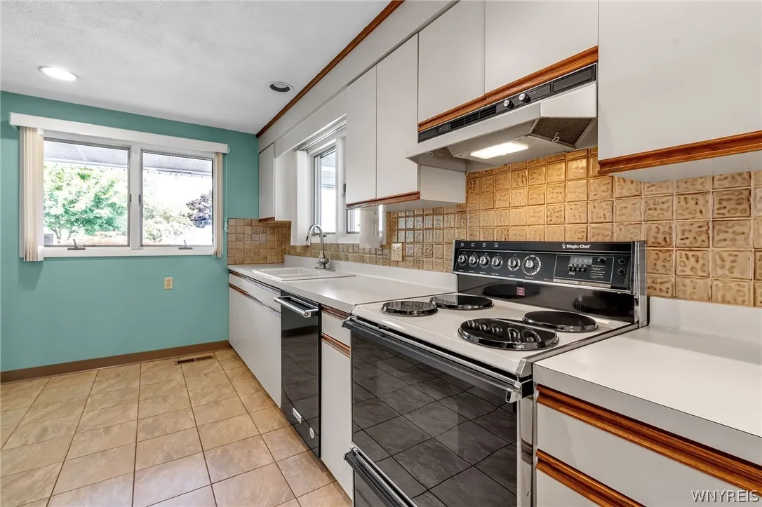 555 Lynbrook Avenue, Tonawanda-town, New York 1415, Tonawanda, New York 14150, 3 Bedrooms Bedrooms, 7 Rooms Rooms,2 BathroomsBathrooms,Residential,Closed,555 Lynbrook Avenue, Tonawanda-town, New York 1415,0,B1541612