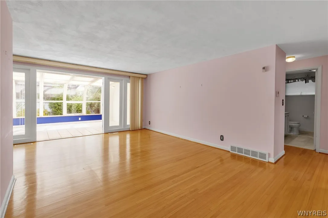 555 Lynbrook Avenue, Tonawanda-town, New York 1415, Tonawanda, New York 14150, 3 Bedrooms Bedrooms, 7 Rooms Rooms,2 BathroomsBathrooms,Residential,Closed,555 Lynbrook Avenue, Tonawanda-town, New York 1415,0,B1541612