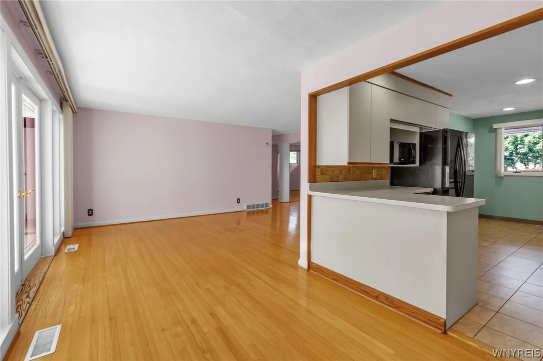 555 Lynbrook Avenue, Tonawanda-town, New York 1415, Tonawanda, New York 14150, 3 Bedrooms Bedrooms, 7 Rooms Rooms,2 BathroomsBathrooms,Residential,Closed,555 Lynbrook Avenue, Tonawanda-town, New York 1415,0,B1541612