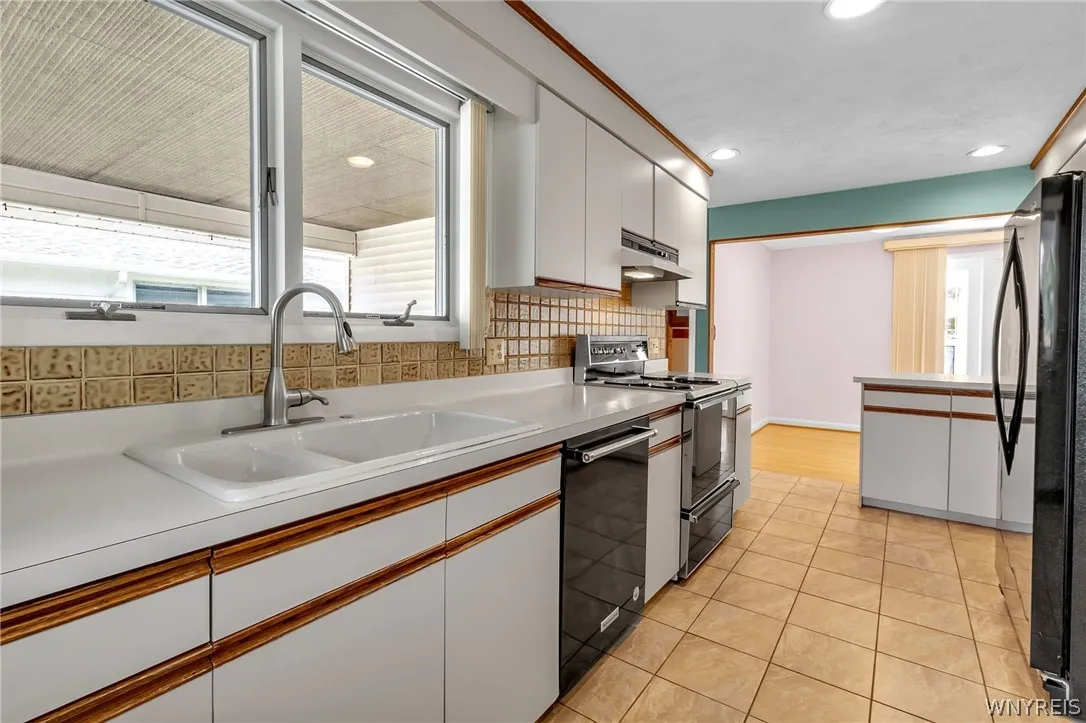 555 Lynbrook Avenue, Tonawanda-town, New York 1415, Tonawanda, New York 14150, 3 Bedrooms Bedrooms, 7 Rooms Rooms,2 BathroomsBathrooms,Residential,Closed,555 Lynbrook Avenue, Tonawanda-town, New York 1415,0,B1541612