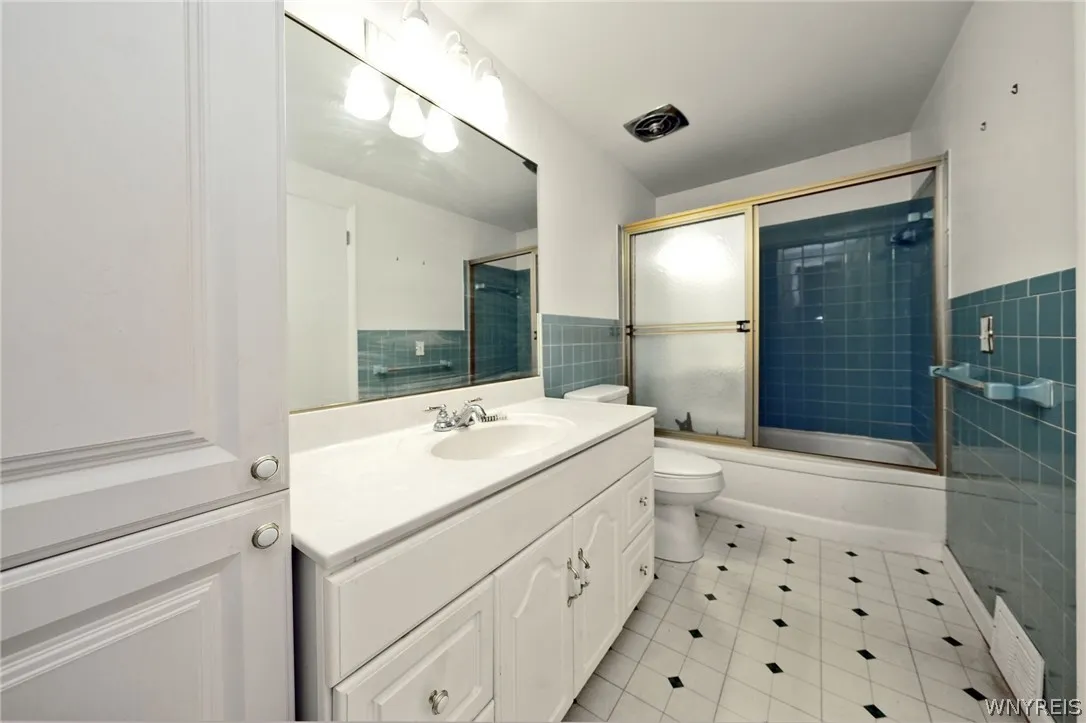 4985 Clearview Drive, Clarence, New York 14221, Clarence, New York 14221, 3 Bedrooms Bedrooms, 7 Rooms Rooms,1 BathroomBathrooms,Residential,Closed,4985 Clearview Drive, Clarence, New York 14221,0,B1541510